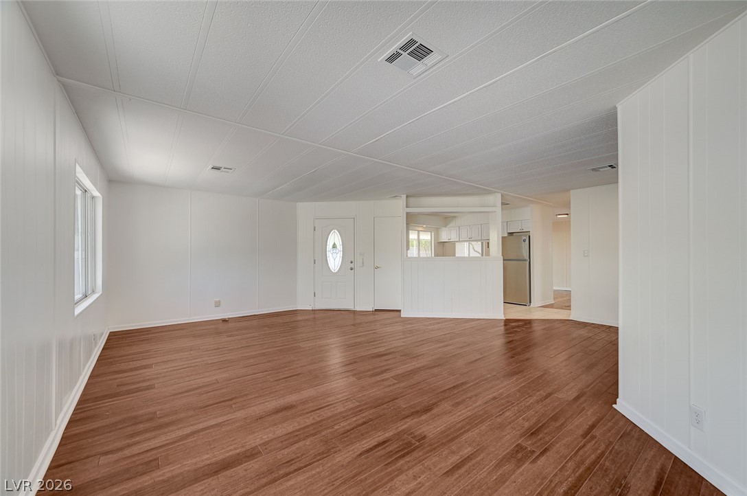 1010 La Mesa Way Property Photo 8