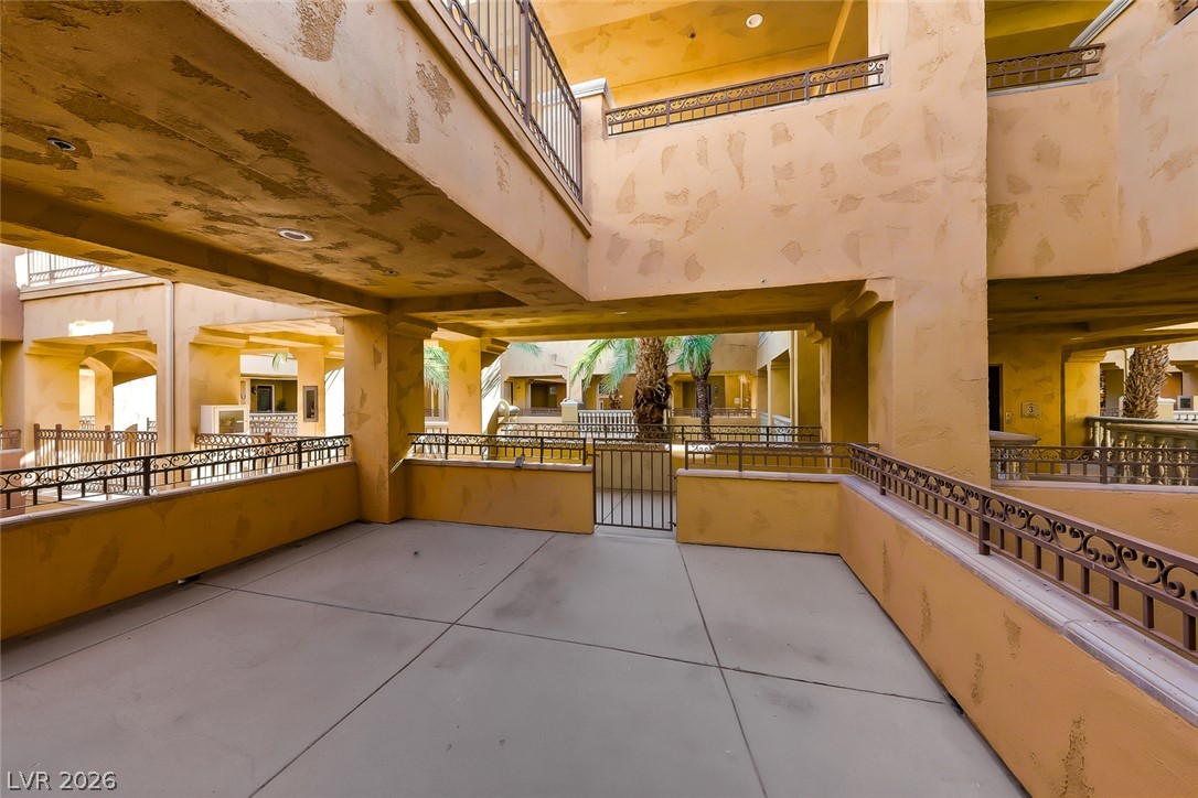 15 Via Mantova 301 Property Photo 4