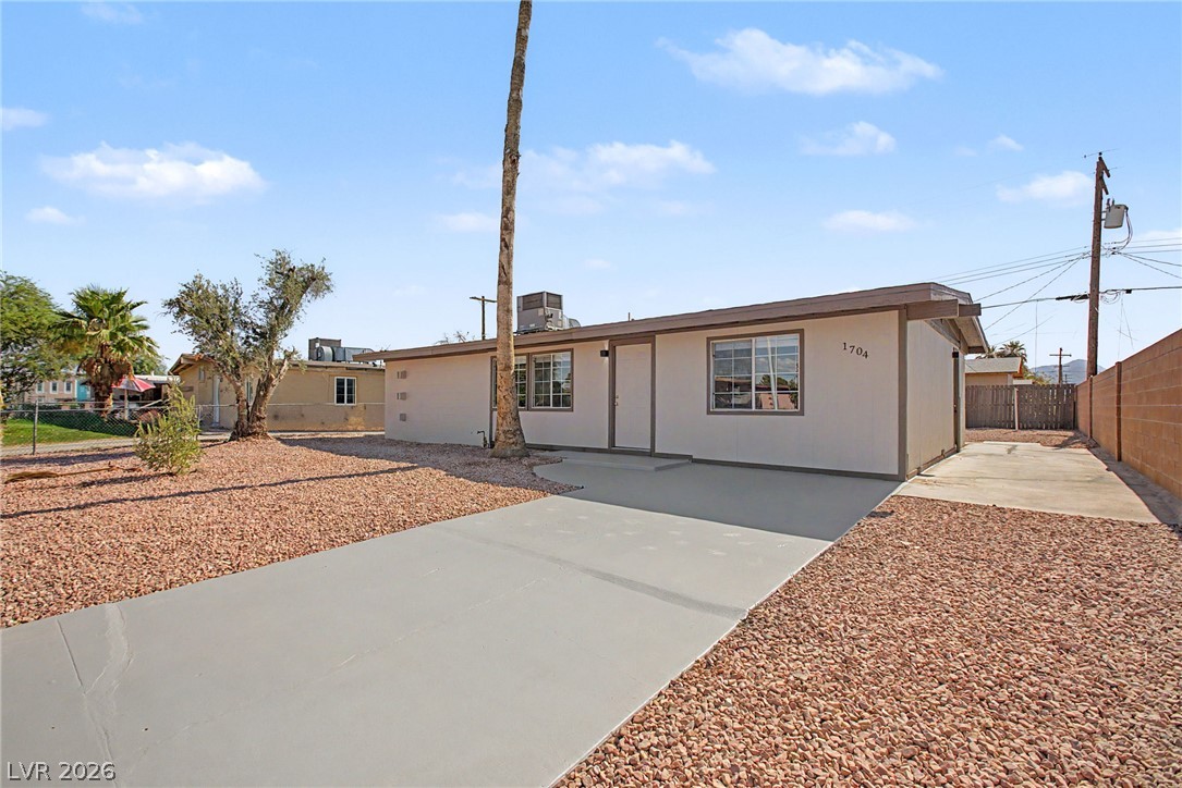 1704 James Street Property Photo 2