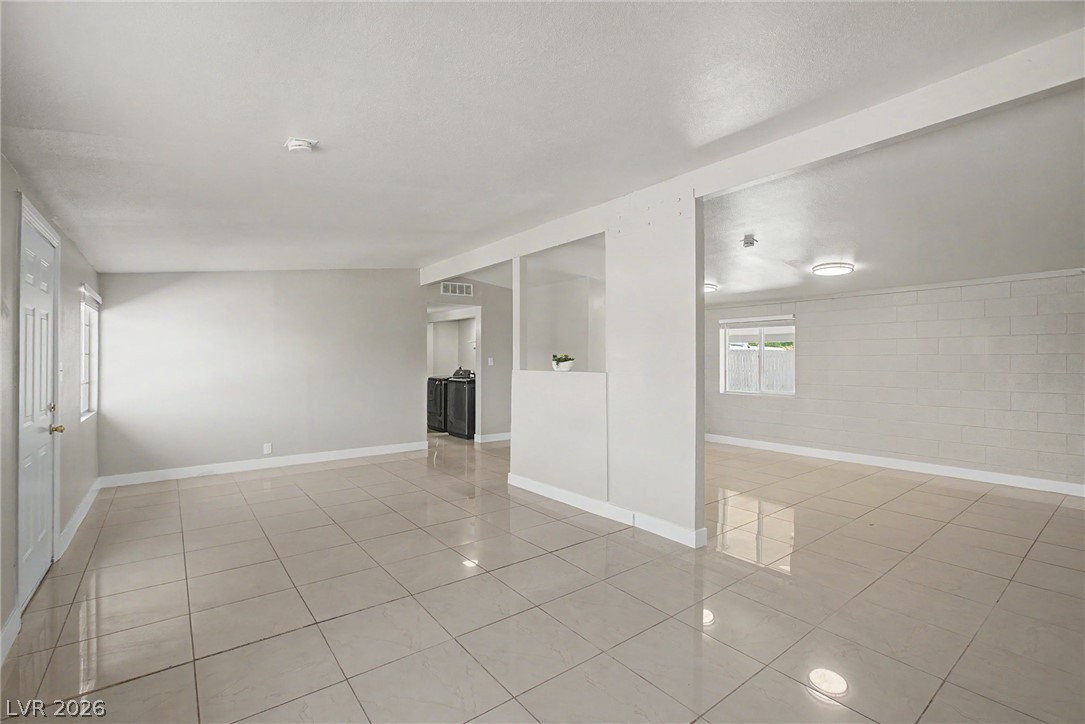 1704 James Street Property Photo 9