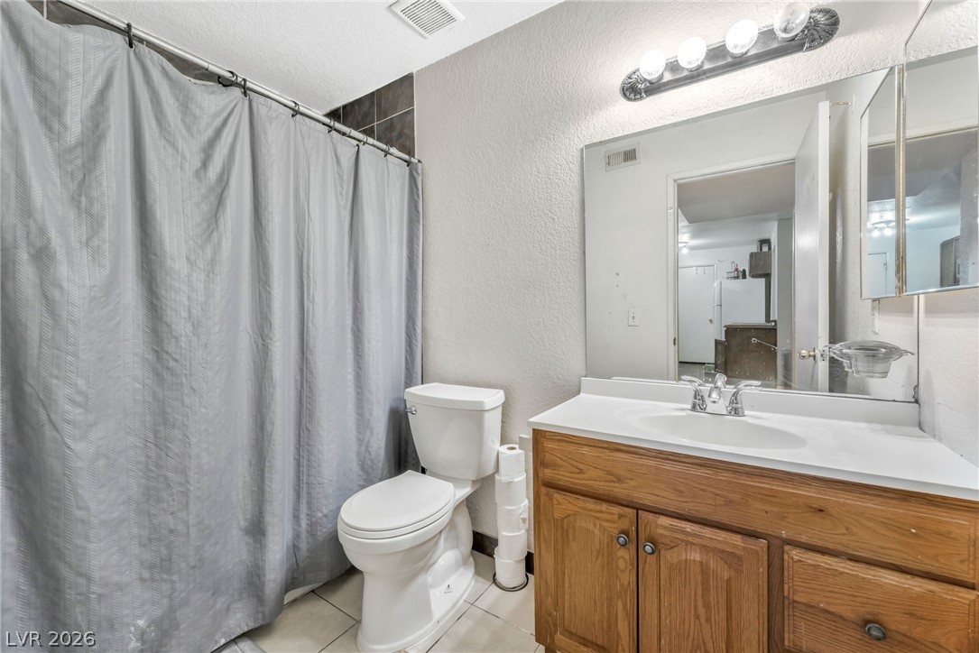 220 Mission Newport Lane 204 Property Photo 14