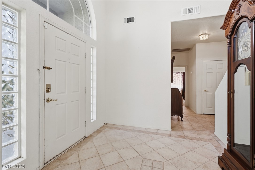 7789 Brook Valley Drive Property Photo 4