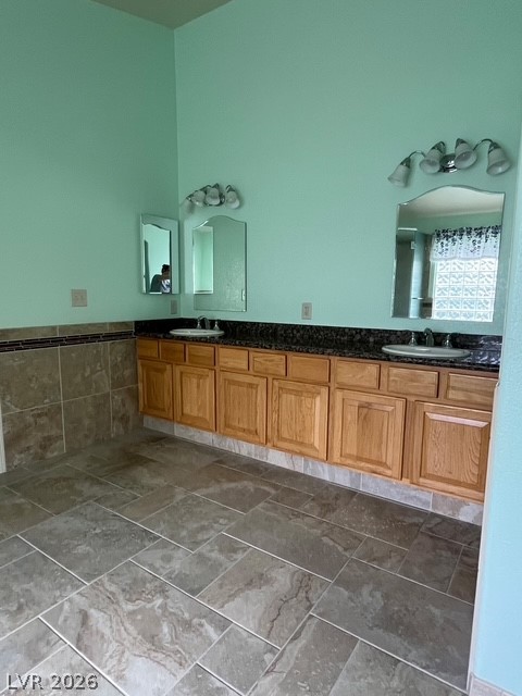 7789 Brook Valley Drive Property Photo 12