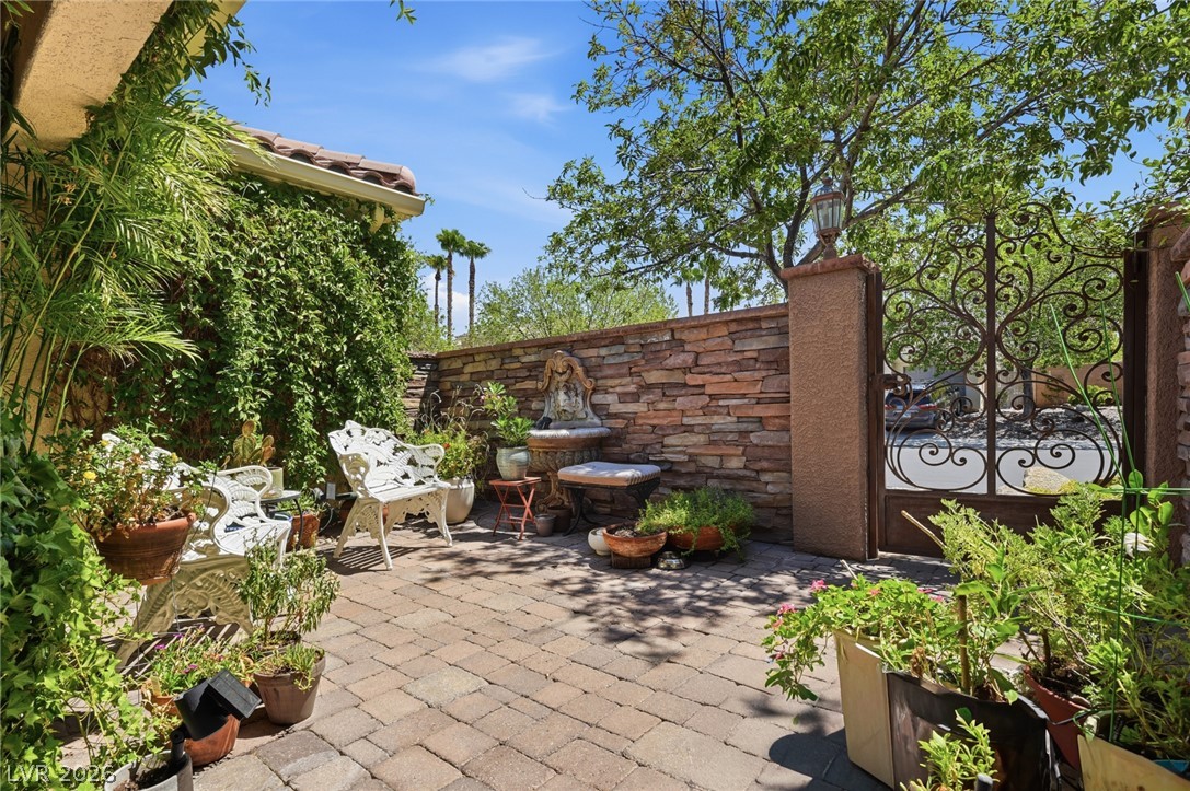 2753 Vikings Cove Lane Property Photo 4