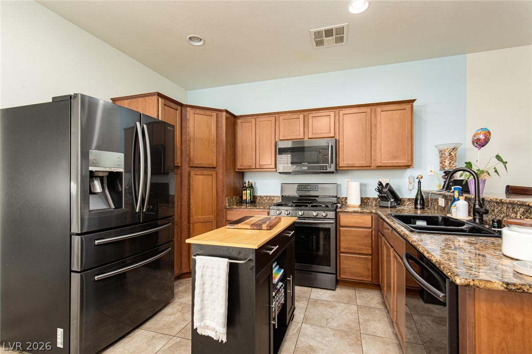5565 Danforth Avenue Property Photo 8