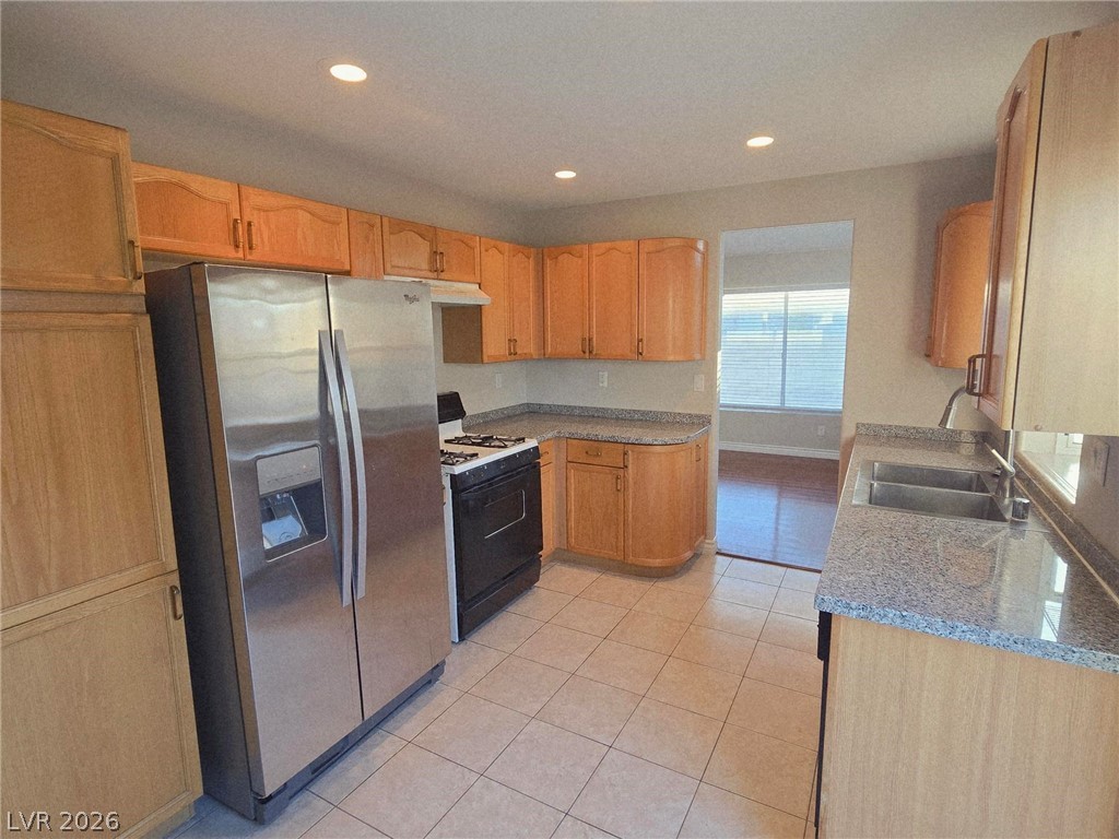 8998 Odense Way Property Photo 5