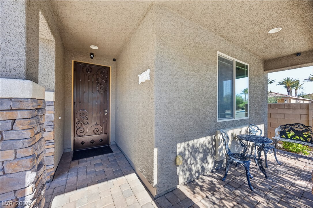 1844 Navajo Falls Street Property Photo 4