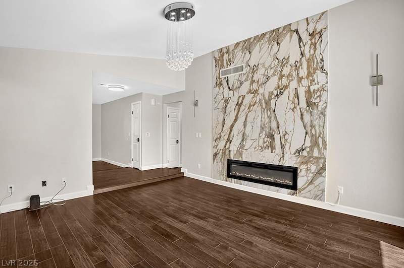 2521 Charteroak Street Property Photo 6