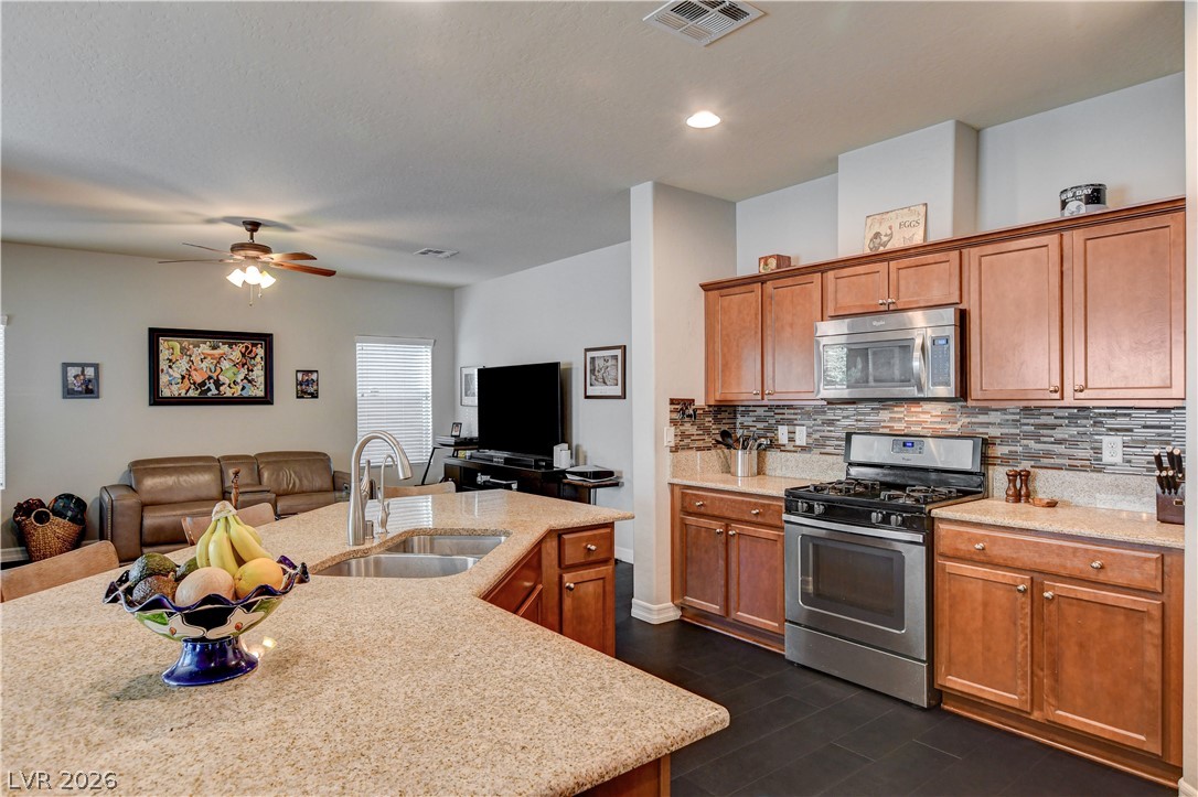 10604 Harvest Green Way Property Photo 16