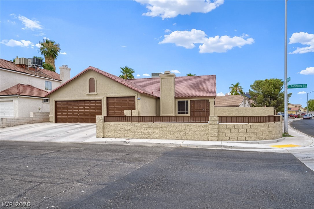 1548 Champagne Circle Property Photo 27