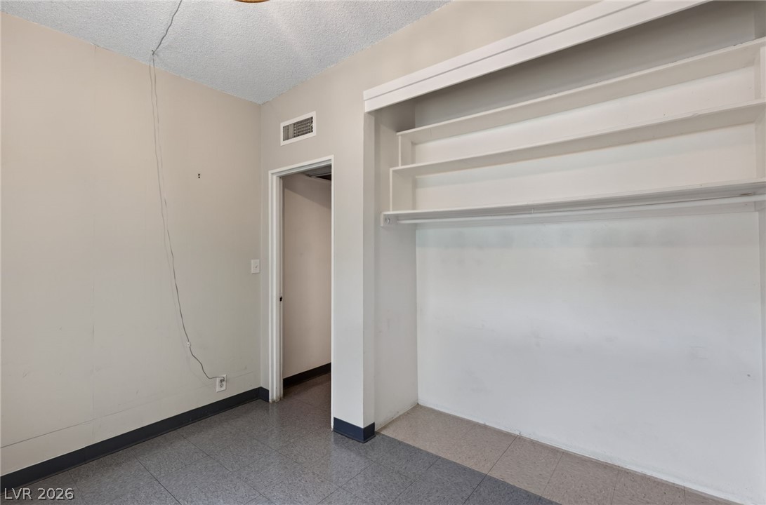1305 Phillips Avenue 1307 Property Photo 7