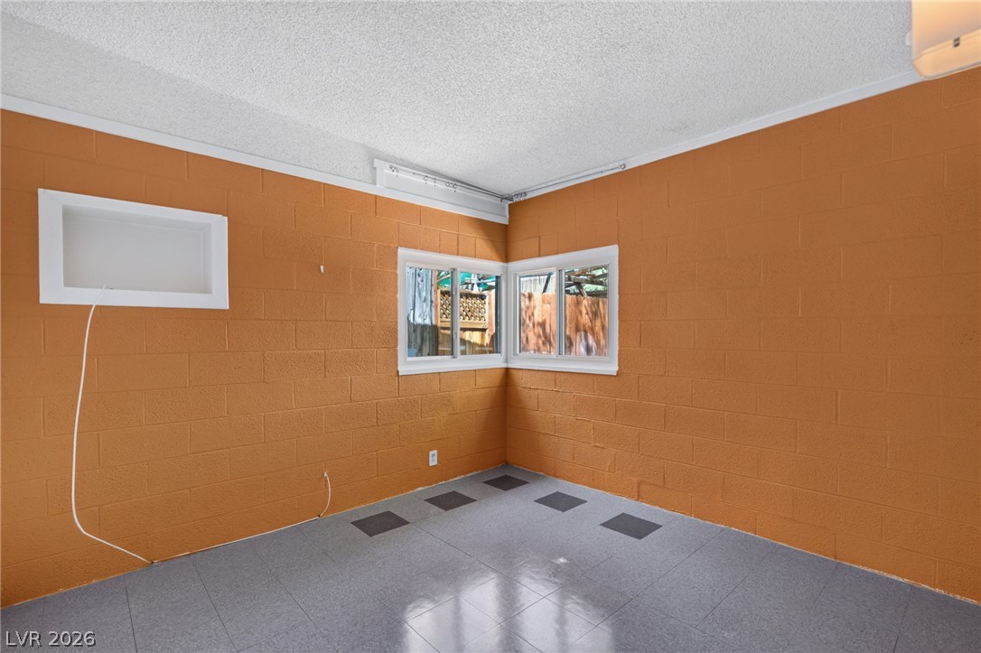 1305 Phillips Avenue 1307 Property Photo 8