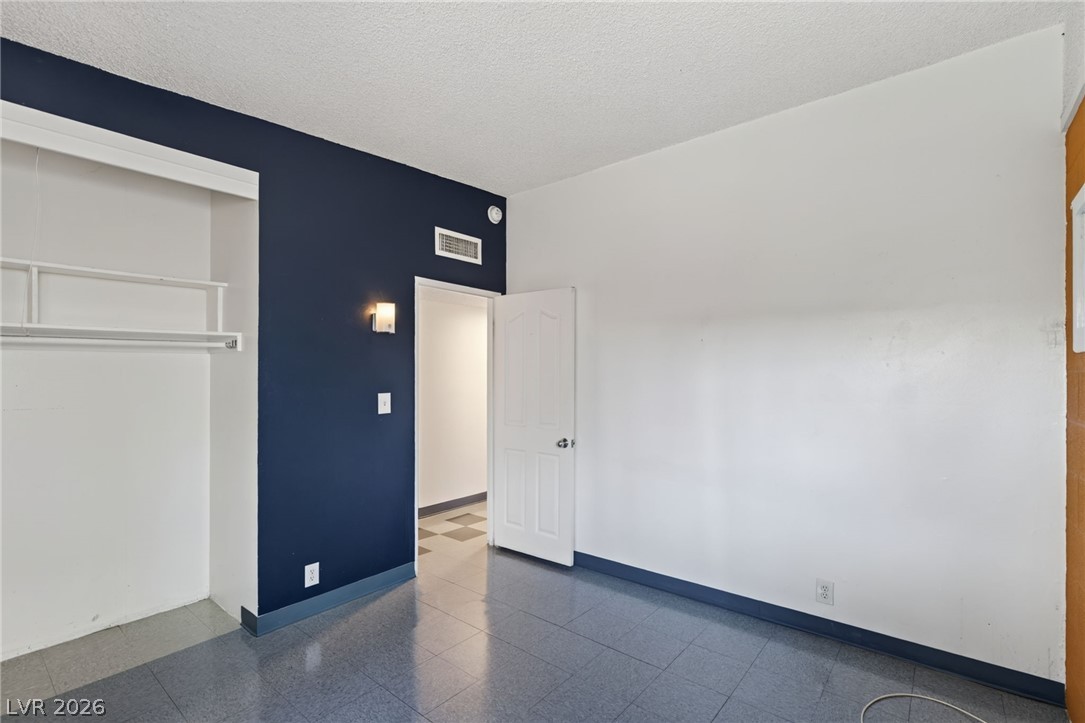 1305 Phillips Avenue 1307 Property Photo 9