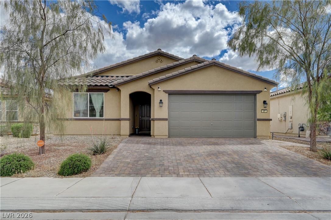 27 Red Sandstone Avenue Property Photo 2