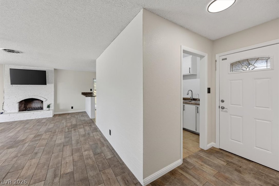 4181 Royalhill Avenue Property Photo 4