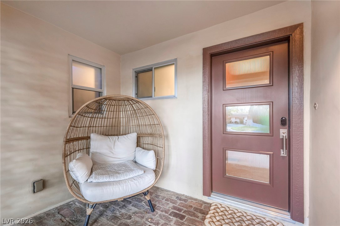 2916 Colanthe Avenue Property Photo 4