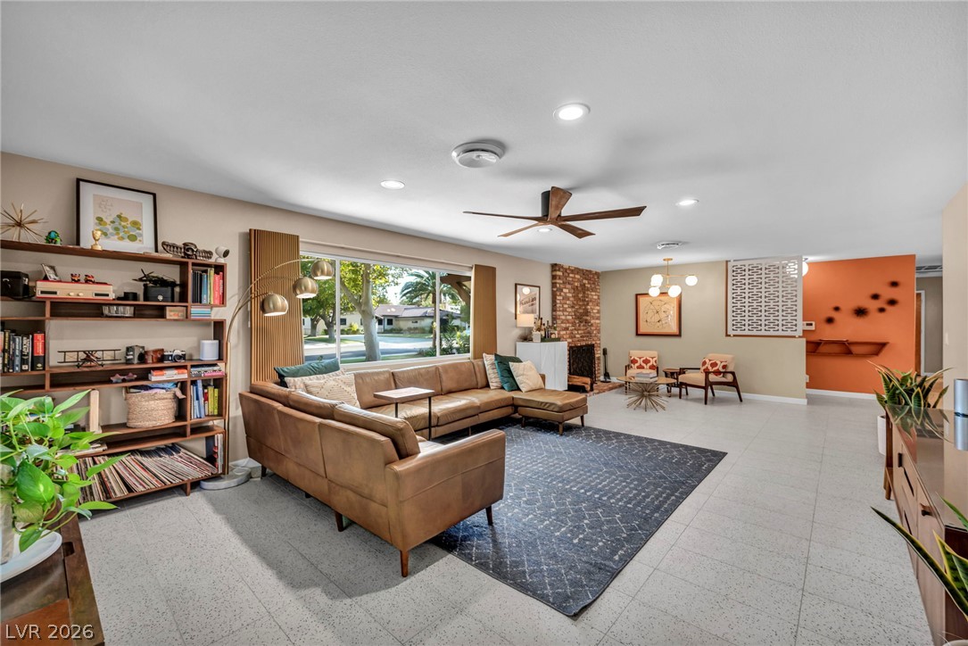 2916 Colanthe Avenue Property Photo 11