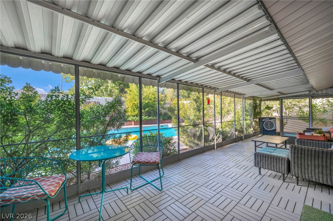 2916 Colanthe Avenue Property Photo 47