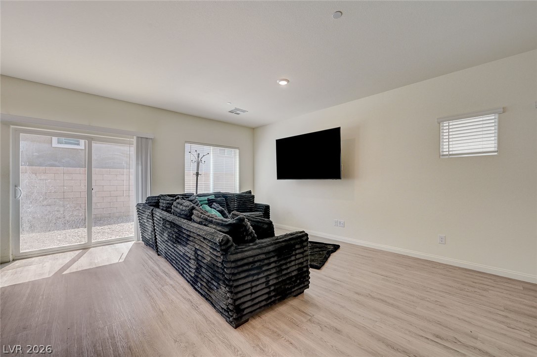 9946 Indigo Cliffs Street Property Photo 5