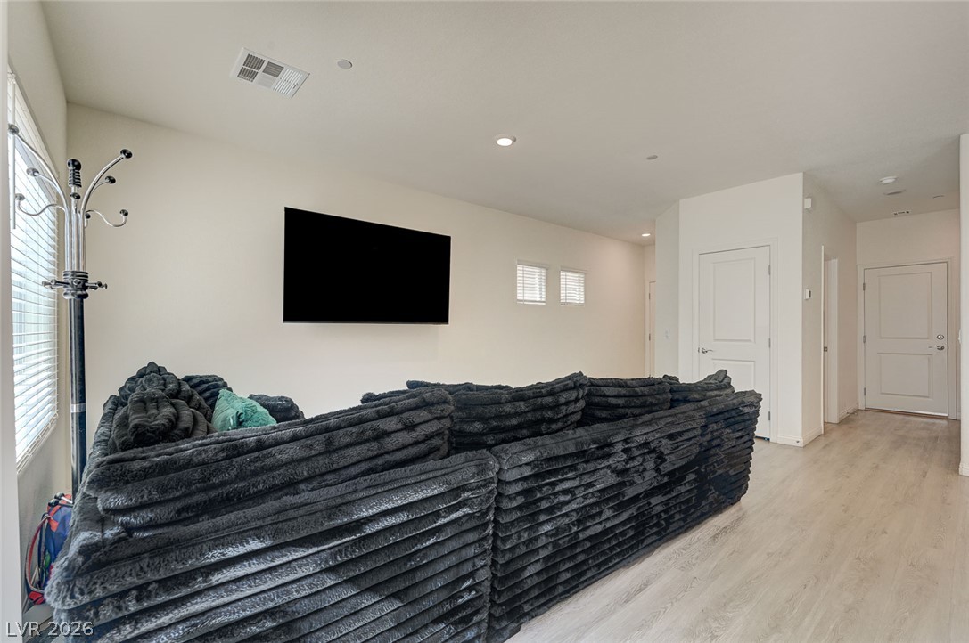 9946 Indigo Cliffs Street Property Photo 6