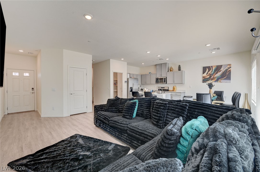 9946 Indigo Cliffs Street Property Photo 7
