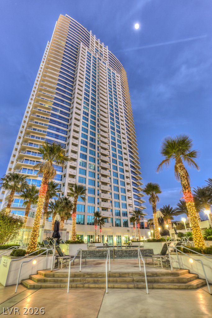 2700 Las Vegas Boulevard 4304 Property Photo 2