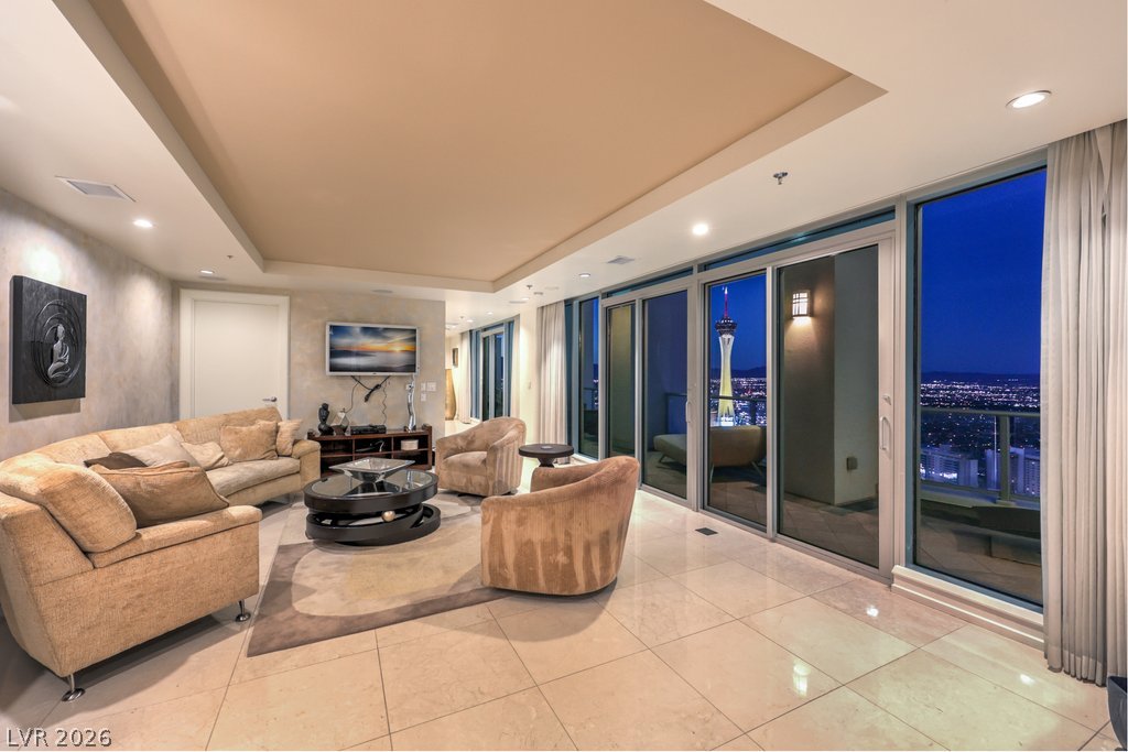 2700 Las Vegas Boulevard 4304 Property Photo 7