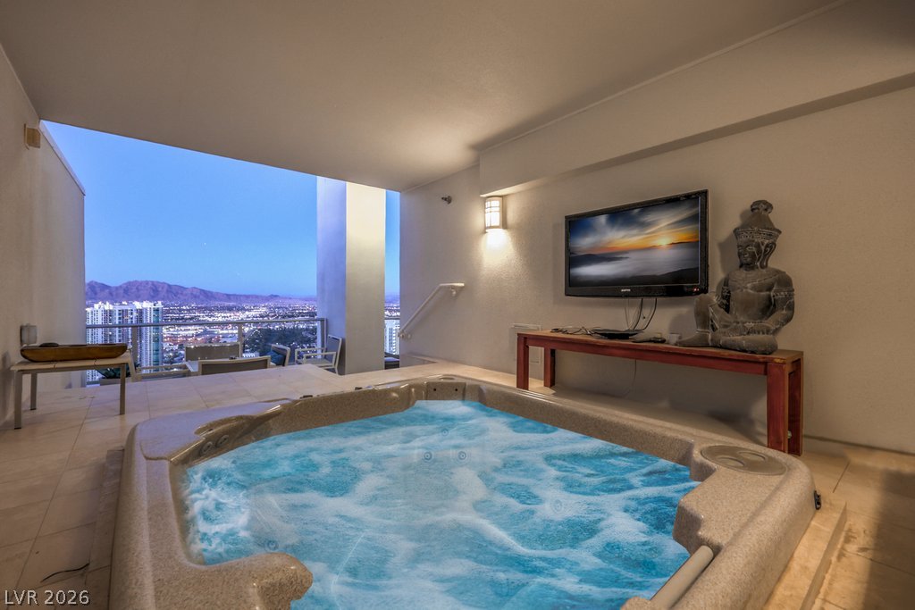 2700 Las Vegas Boulevard 4304 Property Photo 9