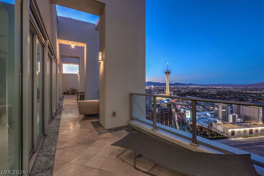 2700 Las Vegas Boulevard 4304 Property Photo 12