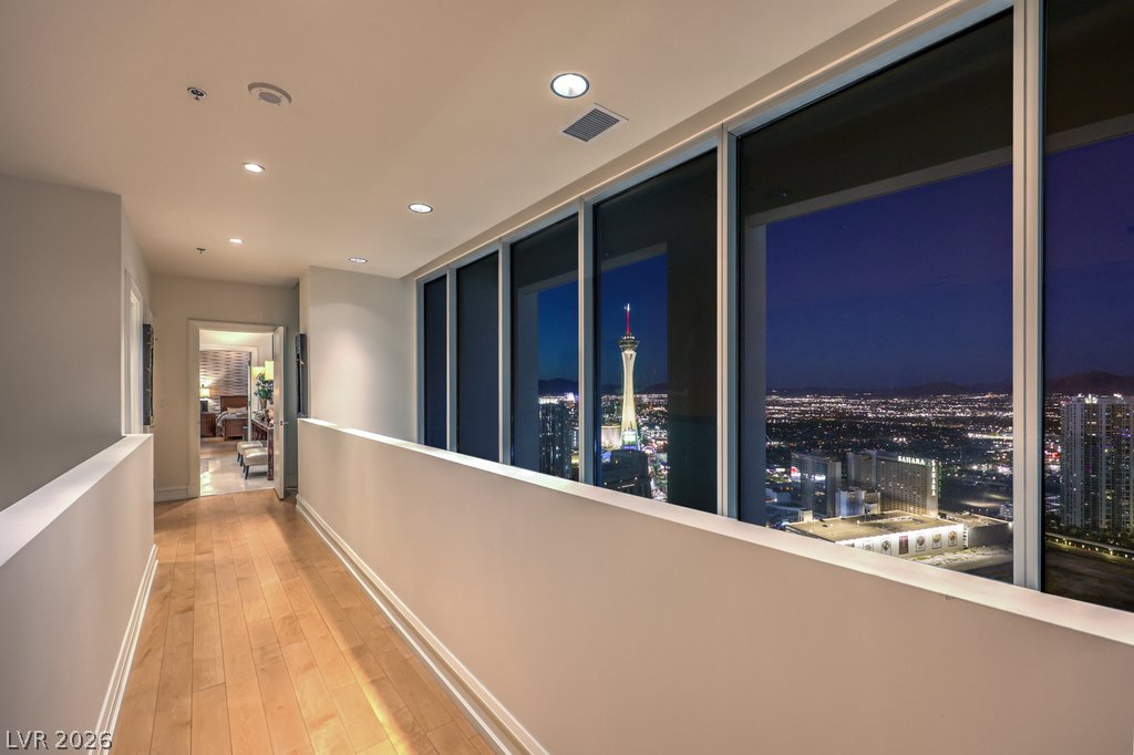 2700 Las Vegas Boulevard 4304 Property Photo 16