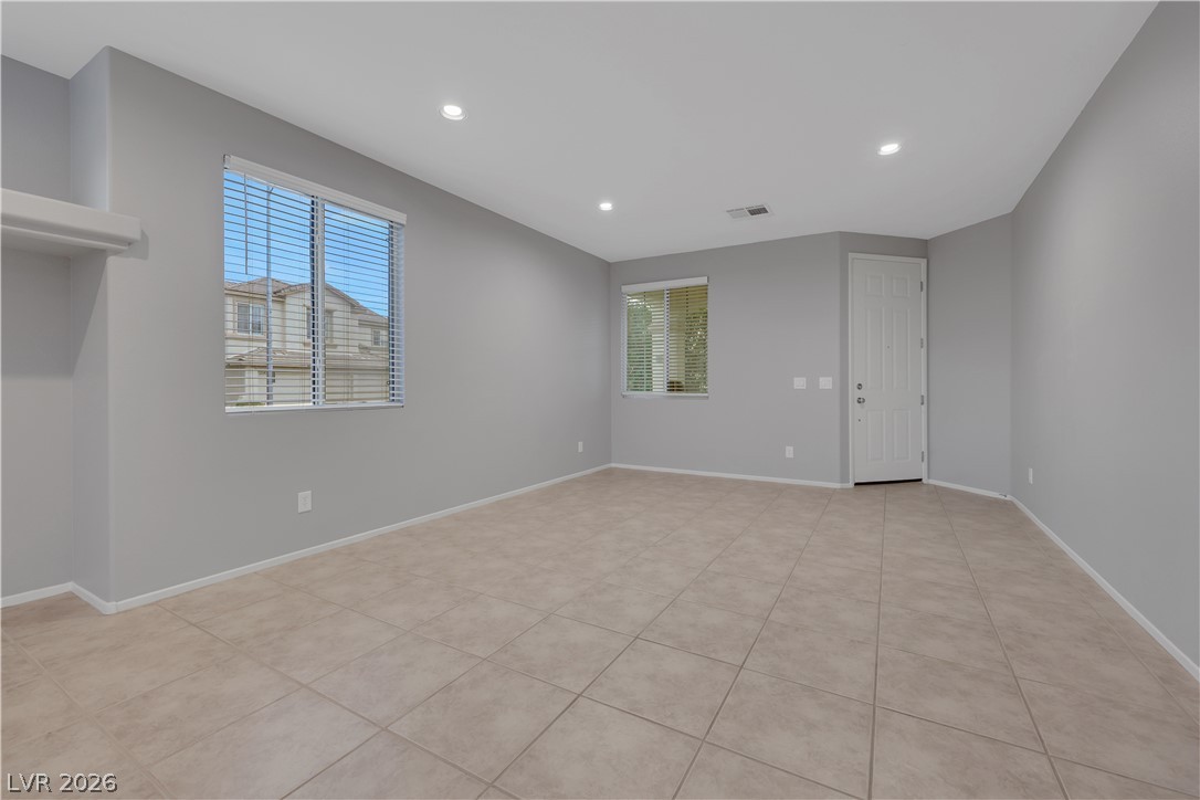 9020 White Eyes Avenue Property Photo 6