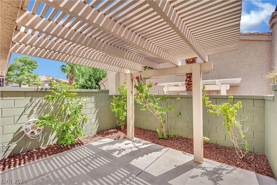 2820 Dawn Crossing Drive Property Photo 4
