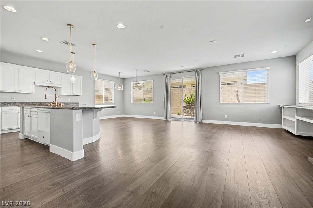 7703 Coral Cactus Court Property Photo 9