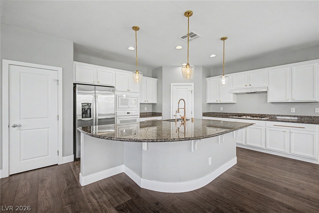 7703 Coral Cactus Court Property Photo 16