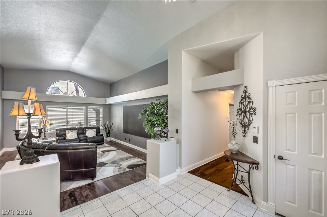1712 Sky Mountain Way Property Photo 9