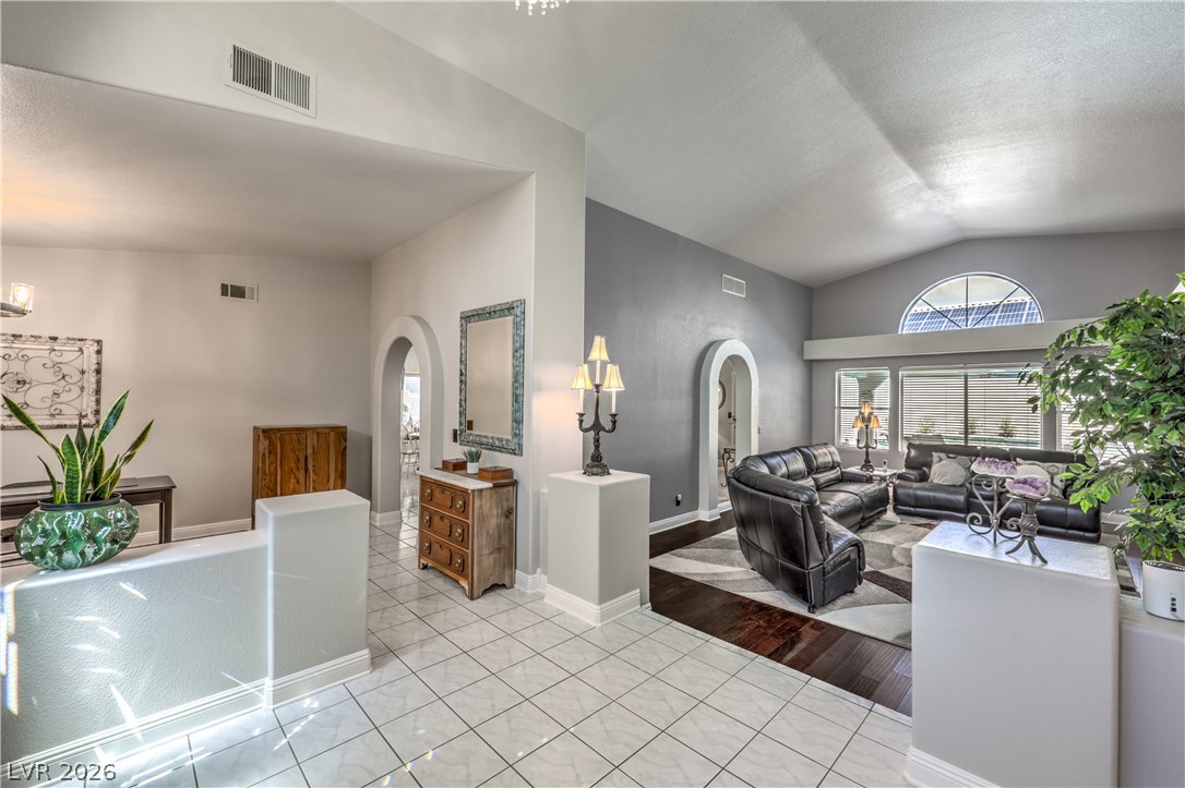 1712 Sky Mountain Way Property Photo 10