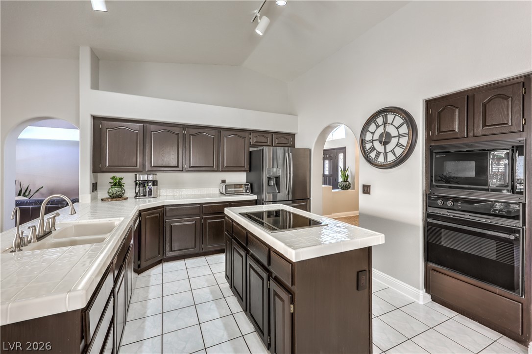 1712 Sky Mountain Way Property Photo 18