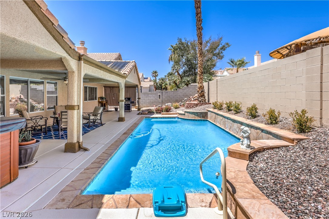 1712 Sky Mountain Way Property Photo 42