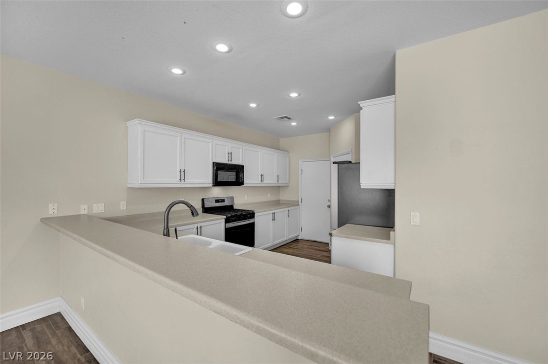 9782 Valmeyer Avenue Property Photo 7