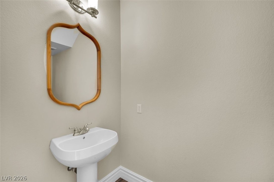 9782 Valmeyer Avenue Property Photo 12