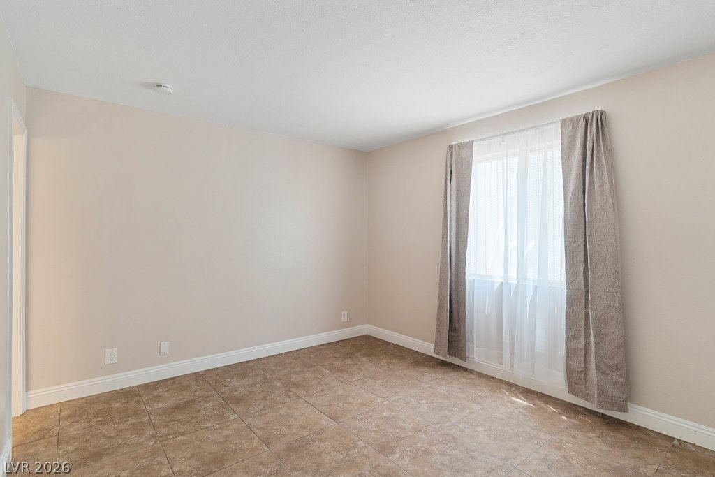 4791 East Craig Road Property Photo 12