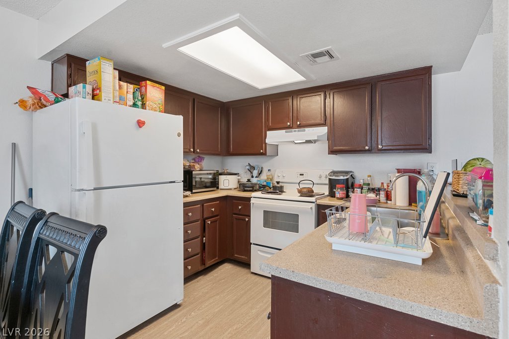 4771 East Craig Road Property Photo 12