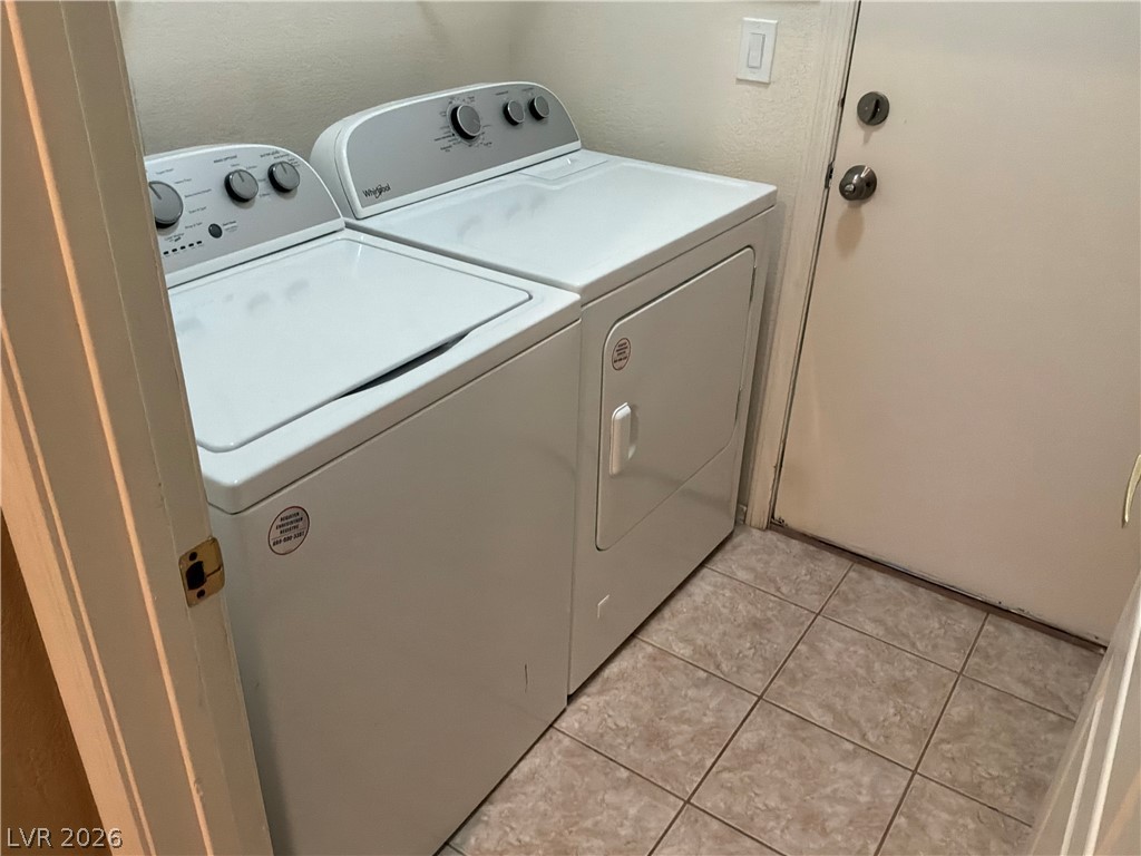 5413 Rusty Anchor Court Property Photo 8