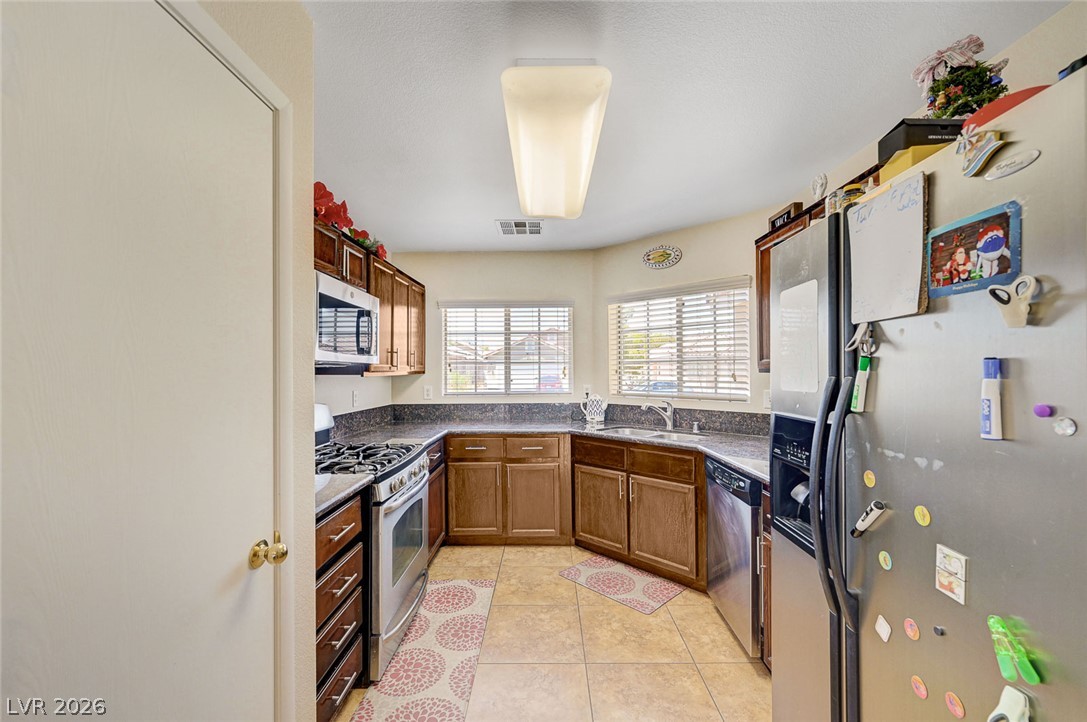 1119 Emerald Stone Avenue Property Photo 12