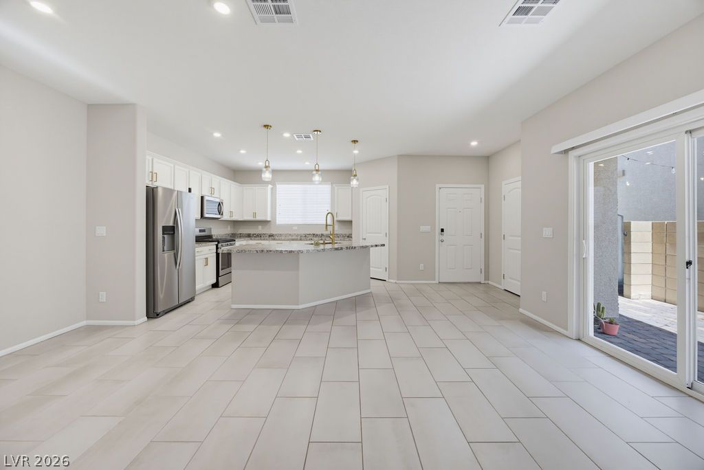 10661 Sariah Skye Avenue Property Photo 16