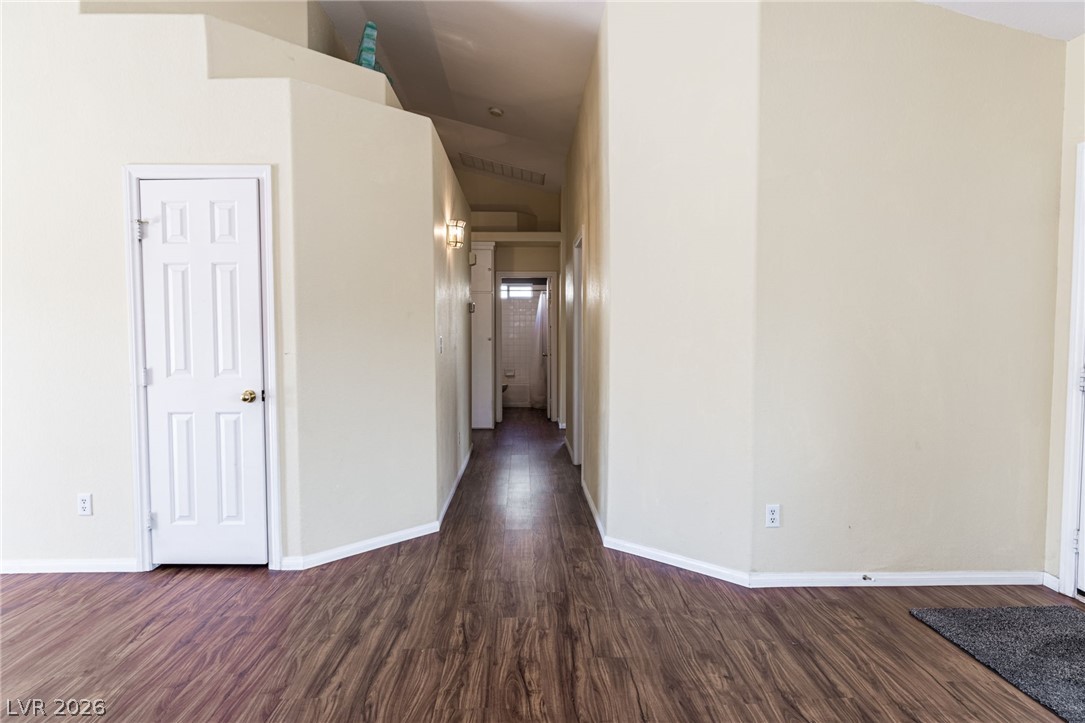 6300 Maxwood Court Property Photo 7