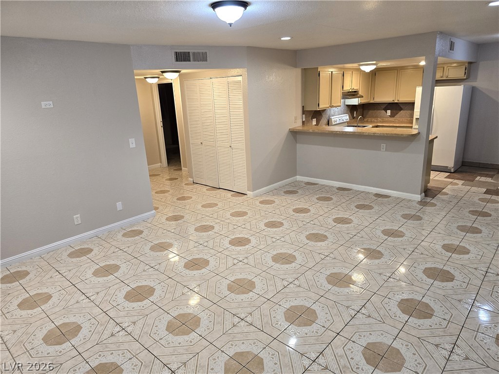 4781 East Craig Road Property Photo 20