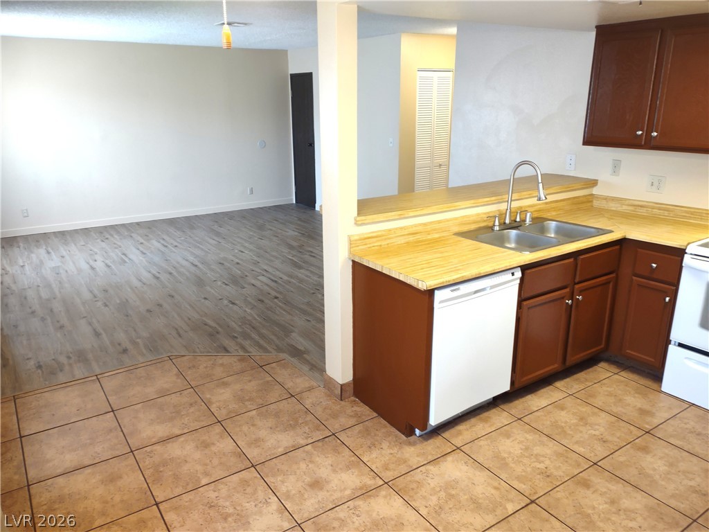 4781 East Craig Road Property Photo 43
