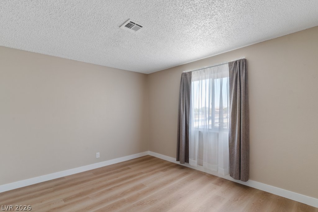 4851 East Craig Road Property Photo 14
