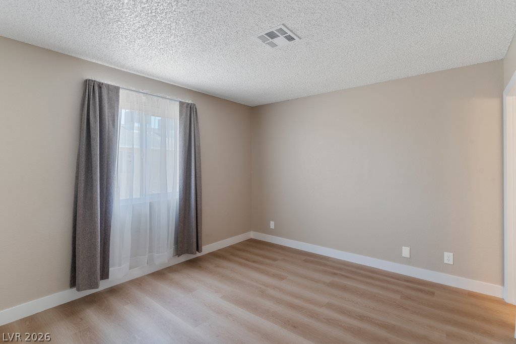 4851 East Craig Road Property Photo 17